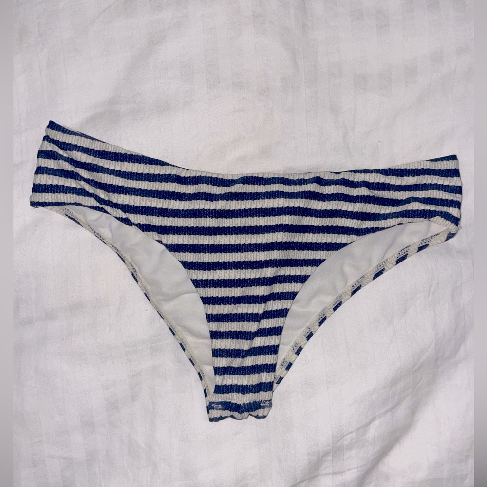 Billabong bottoms cheeky